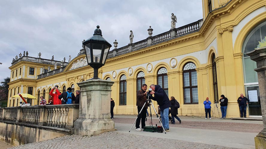 Sonnenfinsternis vor der Orangerie